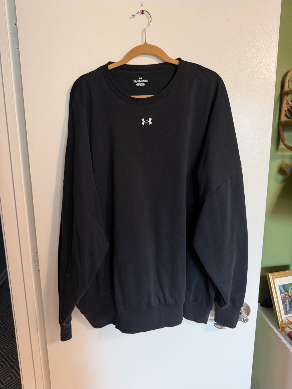 Under Armour Women’s Black Crewneck Pullover with Logo